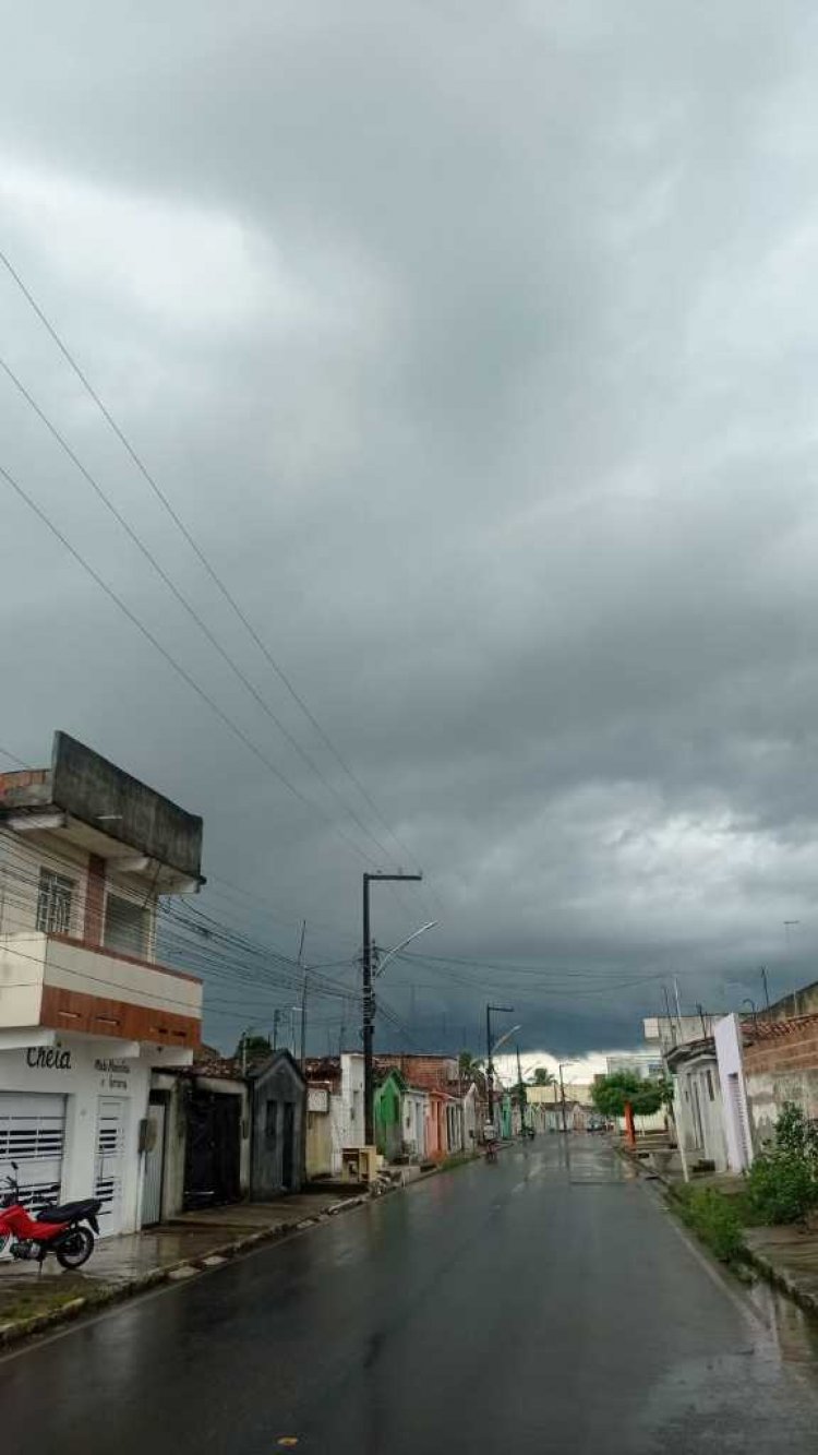 INMET: Emite alerta de chuvas para Marí e mais 55 cidades da Paraíba