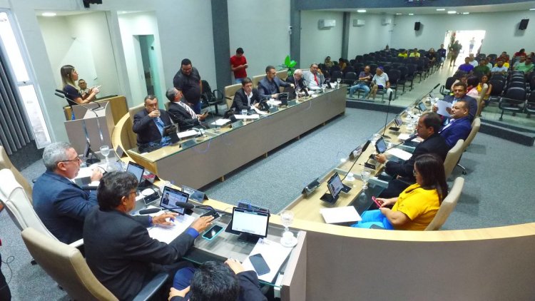 Em 17ª Sessão, Câmara de Guarabira aprova 29 requerimentos para melhorias nas áreas da saúde, infraestrutura e esporte do município
